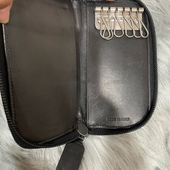 Prada Key Holder 🔥 - Picture 4 of 7